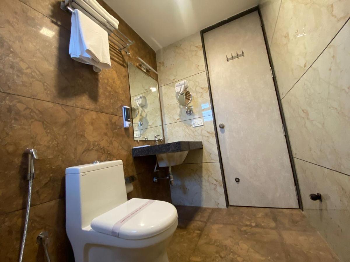 The Urban Hive Hotel بلغاوم المظهر الخارجي الصورة